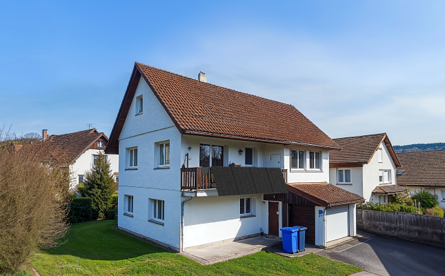 What are the benefits of installing balcony solar system?